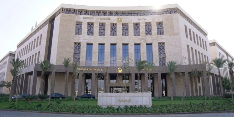 “المالية”: 27.2 مليار دولار قيمة البضائع المًفرج من الموانئ حتي منتصف مايو 2025