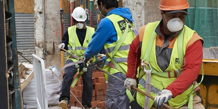 عبد المنعم الجمل: منحة العمالة الغير منتظمة وصلت 1500 جنيه لكل فرد
