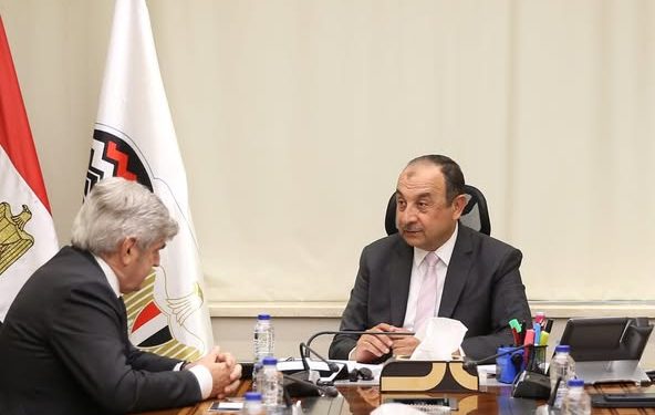 وزير قطاع الأعمال العام يبحث مع الرئيس التنفيذي لمجموعة “ماير تكنيمونت” الإيطالية تطورات مشروع حامض النيتريك ونترات الأمونيوم بشركة كيما بأسوان