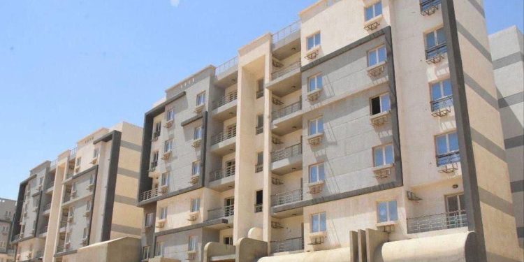 وزير الإسكان يُعلن استكمال تسليم دفعة جديدة من وحدات مشروع سكن مصر بالقاهرة الجديدة