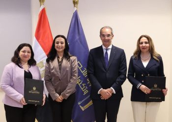 وزيرا الاتصالات  والتضامن الاجتماعى يشهدان توقيع مذكرة تفاهم وبروتوكولين للتعاون
