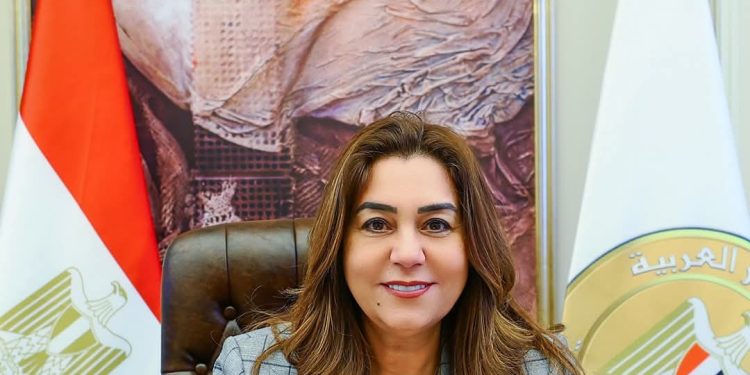 وزيرة التنمية المحلية تُوجه برفع درجة الاستعداد بالقطاعات الخدمية والتنفيذية بالمحافظات