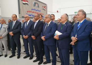 نائب وزير الإسكان يُشارك بورشة عمل بمصنع المحركات