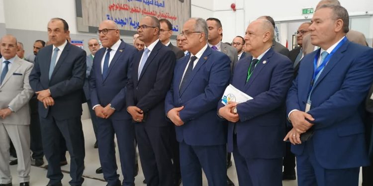 نائب وزير الإسكان يُشارك بورشة عمل بمصنع المحركات