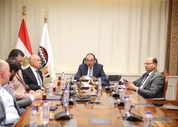 وزير قطاع الأعمال العام يلتقي وفدًا من “باور إنترناشيونال القابضة” لبحث فرص التعاون والشراكة الاستثمارية