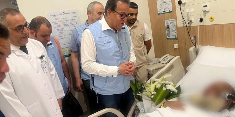 خالد عبدالغفار يعقد اجتماعا مع رئيس بعثة الحج الطبية فور وصوله الأراضي المقدسة
