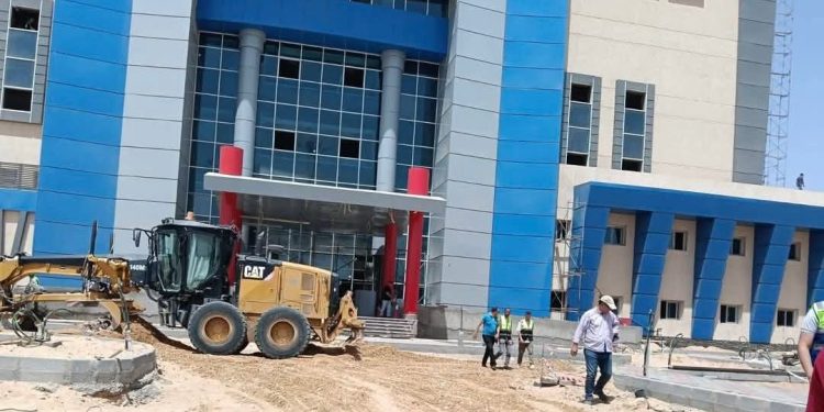 ‫ “الإسكان”: تطوير وصيانة الطرق وتنفيذ مستشفى جديد بمدينة العبور