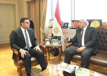 وزير الإسكان ومحافظ الوادي الجديد يبحثان عدداً من ملفات التعاون المشترك