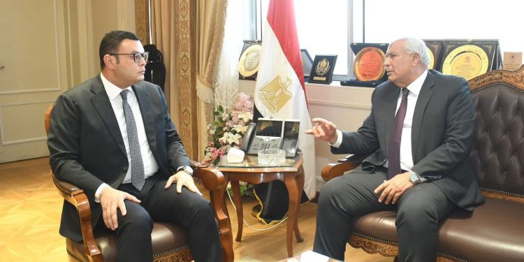 وزير الإسكان ومحافظ الوادي الجديد يبحثان عدداً من ملفات التعاون المشترك