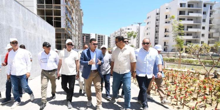وزير الإسكان يواصل جولته اليوم بتفقد كومباوند مزارين والحي اللاتيني بمدينة العلمين الجديدة والطريق الساحلي الدولي