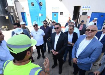 وزير الإسكان ومحافظ القليوبية يتفقدان محطة مياه نوب طحا