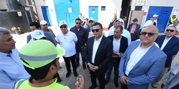 وزير الإسكان ومحافظ القليوبية يتفقدان محطة مياه نوب طحا