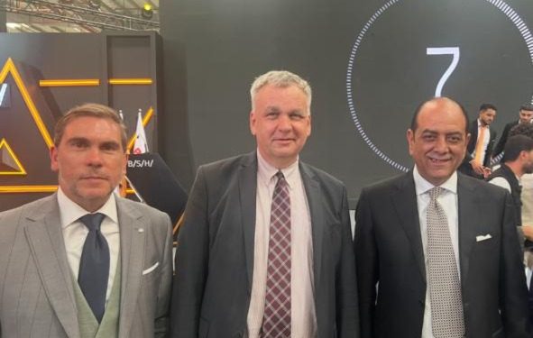 رئيس غرفة الجيزة التجارية يشارك رئيس مجلس الوزراء في افتتاح أول مصنع لشركة “