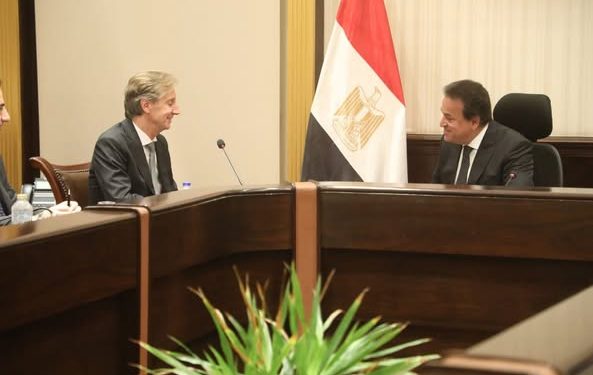 وزير الصحة يبحث مع ممثل برنامج الأمم المتحدة الإنمائي تعزيز التعاون المشترك