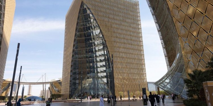 برنامج تطوير القطاع المالي السعودي.. تركيز على التقنية وسوق الدين