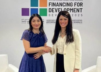 وزيرة التخطيط  تعقد جلسة مباحثات موسعة مع نظيرتها الألمانية