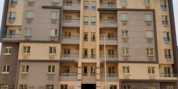 وزير الإسكان: الأحد المقبل..بدء تسليم وحدات بمشروع “سكن مصر” للفائزين بمدينة غرب قنا الجديدة