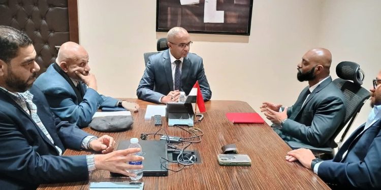 “إسماعيل” يؤكد دعم الوزارة للشركات التي تسهم في توطين صناعة المهمات الكهروميكانيكية للمشروعات