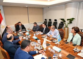 وزير الإسكان يعقد اجتماعاً لمتابعة الموقف التنفيذي لمشروع حدائق تلال الفسطاط