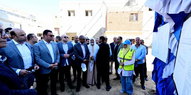 وزير الإسكان ومحافظ بني سويف يتفقدان محطة مياه شرب الفقاعي بمركز ببا