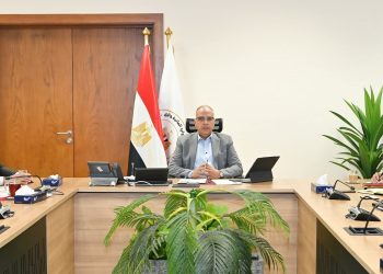 وزير الري يتابع موقف مشروعات حماية الشواطئ
