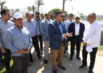 وزير الإسكان يتفقد المنطقة الاستثمارية ومشروع الأرينا بحدائق “تلال الفسطاط”