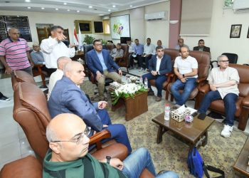 وزير الإسكان يعقد اجتماعا بمقر جهاز “مدينة السادات” لمتابعة سير العمل بمختلف القطاعات بالمدينة