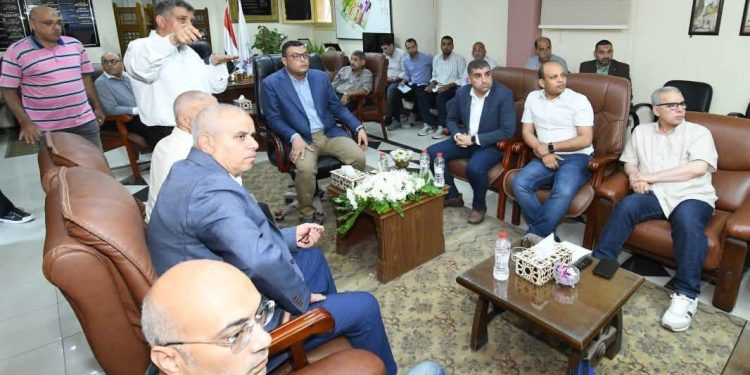 وزير الإسكان يعقد اجتماعا بمقر جهاز “مدينة السادات” لمتابعة سير العمل بمختلف القطاعات بالمدينة