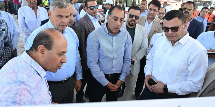 رئيس الوزراء يتفقد مشروع إنشاء محور السادات “كوبري 45” بالإسكندرية