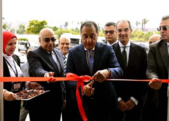 رئيس الوزراء يفتتح مجمع الشهر العقارى والتوثيق بمدينة العلمين الجديدة
