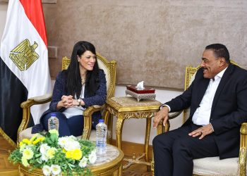 وزيرة التخطيط  تناقش مع محافظ مطروح الموقف التنفيذي لمشروعات الخطة الاستثمارية بالمحافظة
