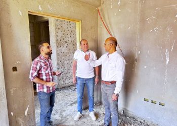 رئيس جهاز مدينة القاهرة الجديدة يتفقد مشروعات الإسكان وتطوير الطرق