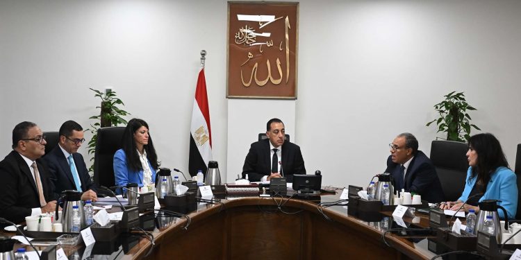 رئيس الوزراء يتابع جهود دعم وتعزيز أوجه التعاون الاقتصادي المصري الأمريكي