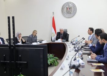 وزير التعليم العالي يعقد اجتماعًا مع ممثلي مؤسسة كلاريفيت لتعزيز التعاون المشترك
