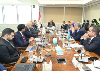 وزير الإسكان يعقد اجتماعاً لمتابعة أخر المستجدات بشأن تدشين منصتين لتنظيم السوق العقارية