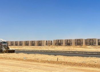 وزير الإسكان: دفع العمل بمشروعات البنية الأساسية وتطوير المرافق بمدينة السويس الجديدة
