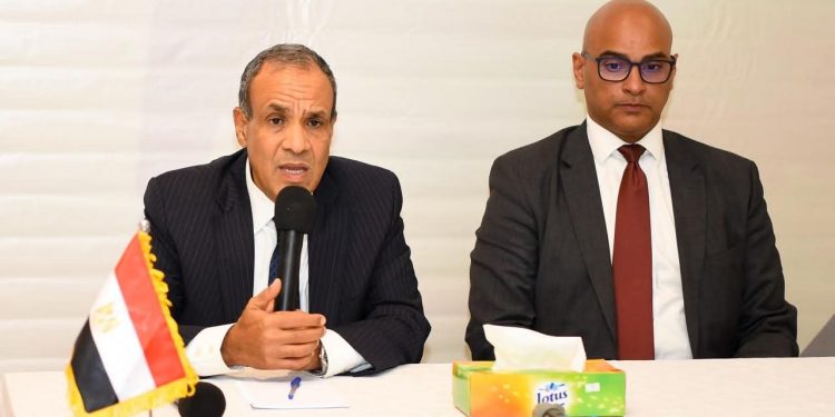وزير الخارجية والهجرة يلتقي بأعضاء الجالية المصرية في بوركينا فاسو