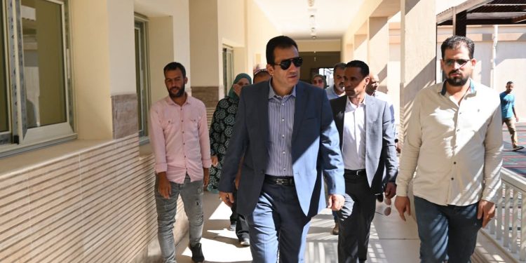 مسئولو جهاز العاشر من رمضان يتفقدون تنفيذ مدرسة النيل الدولية وامتداد الموقف الإقليمي