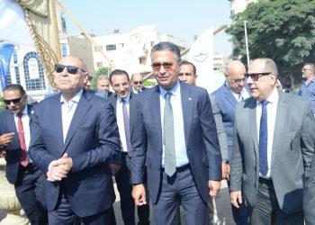 وزير التموين ومحافظ القاهرة يفتتحان سوق “اليوم الواحد” بمنطقة الجمالية