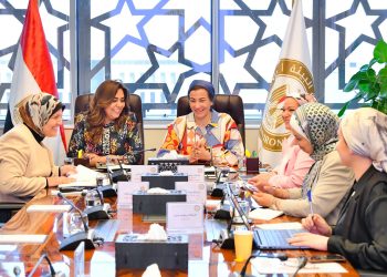 د.منال عوض ود.ياسمين فؤاد تباشران إجراءات تسليم وتسلم ملفات وزارة البيئة