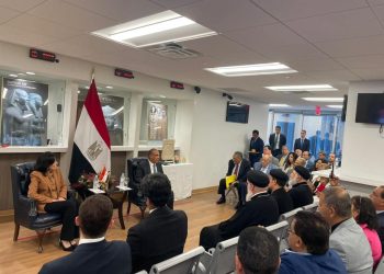 في مستهل زيارته لنيويورك.. وزير الخارجية يلتقي بالجالية المصرية