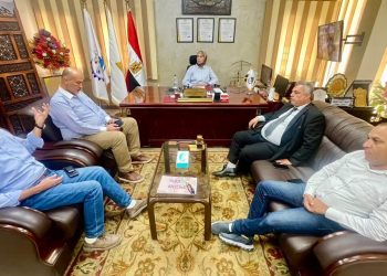 مسئولو مدينة السويس الجديدة يستقبلون وفدا من شركة السويس للبترول ضمن مبادرة “اعرف مدينتك”