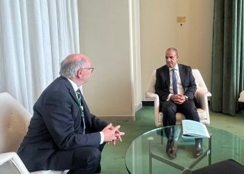 وزير الخارجية والهجرة يلتقي مع وزير الدولة السويدي للشئون الخارجية