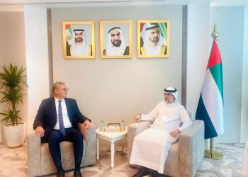وزير البترول يعقد اجتماعًا مع وزير الطاقة والبنية التحتية الإماراتي بإمارة أبوظبي