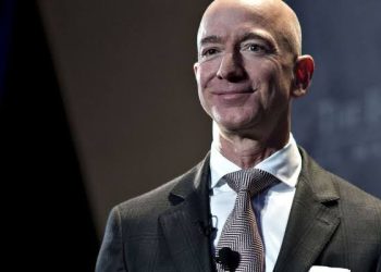 بيزوس يجني 7.5 مليار دولار من بيع أسهم في “أمازون”