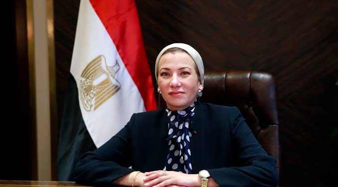 وزيرة البيئة تستقيل من منصبها