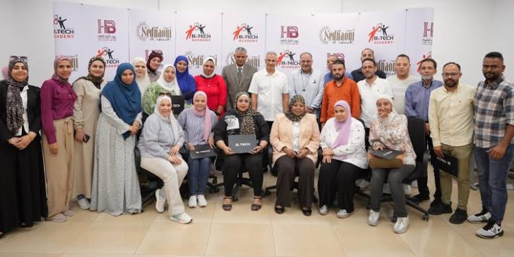 «بي تك» تُطلق برنامجًا تدريبيًا لدعم موظفي «صيدناوي وبنزايون»