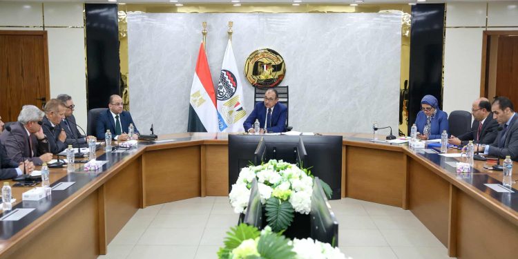 وزير قطاع الأعمال يوجه بإحداث نقلة نوعية في أداء شركة النصر للإسكان والتعمير وتعزيز الحوكمة وحسن استغلال الأصول
