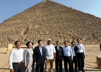 رئيس جمهورية فيتنام الاشتراكية يزور المتحف المصري الكبير وأهرامات الجيزة ويشيد بروعة الحضارة المصرية