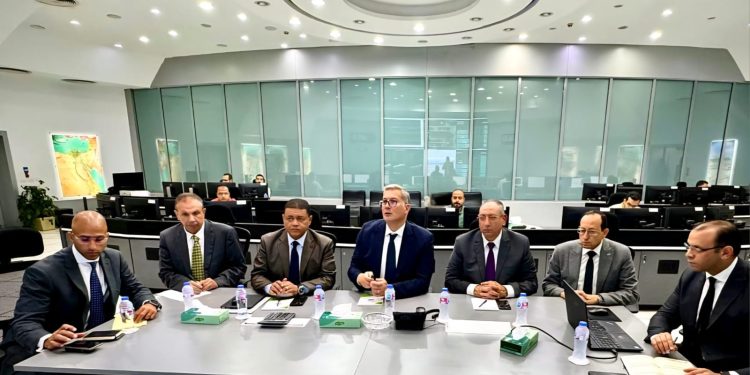 في زيارة مفاجئة لمركز التحكم.. وزير البترول يطمئن على تأمين تدفقات الغاز لمحطات الكهرباء وقطاعات الاستهلاك مع ارتفاع درجات الحرارة